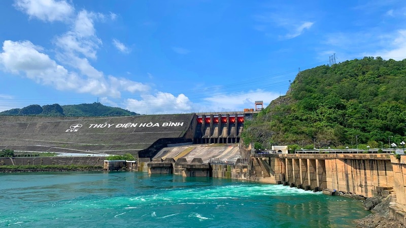 You can also easily explore Hoa Binh Hydropower Plant, which creates Hoa Binh Lake a 20-minute drive away