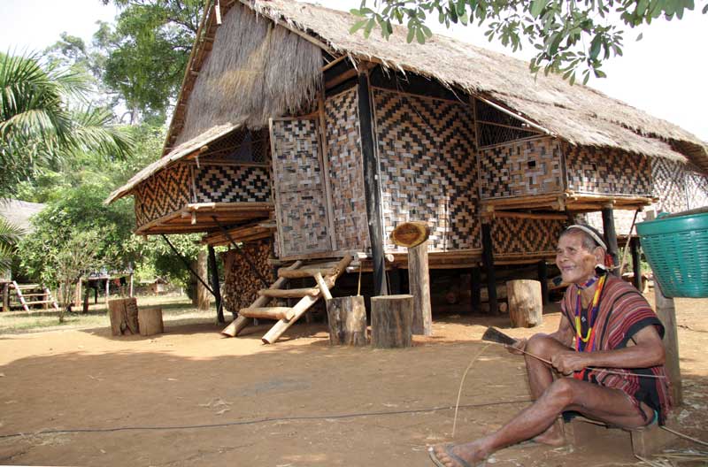 lao architecture in countryside