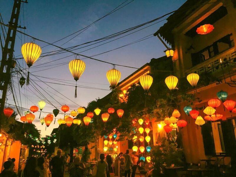 The landscape of Hoi An sparkles in the evening