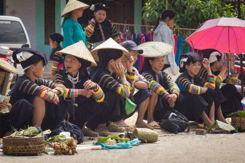 mercado etnico en cao bang