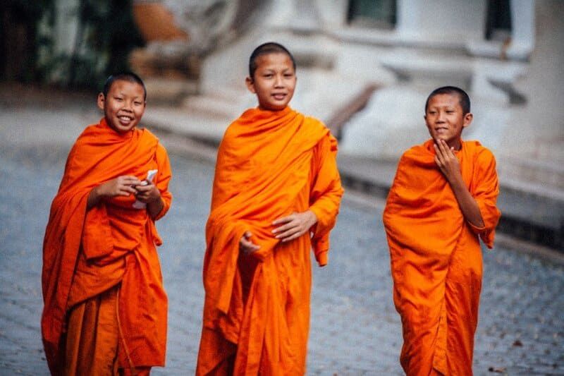 monjes en tailandia