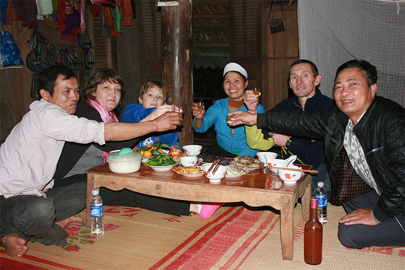 A convivial dinner at a local's home - Mu Cang Chai