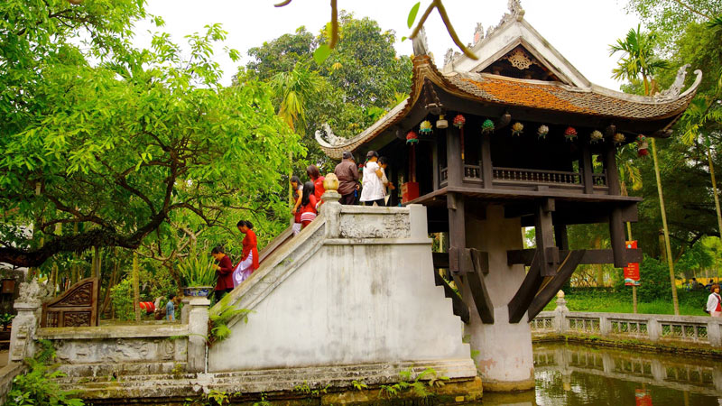 museum in hanoi