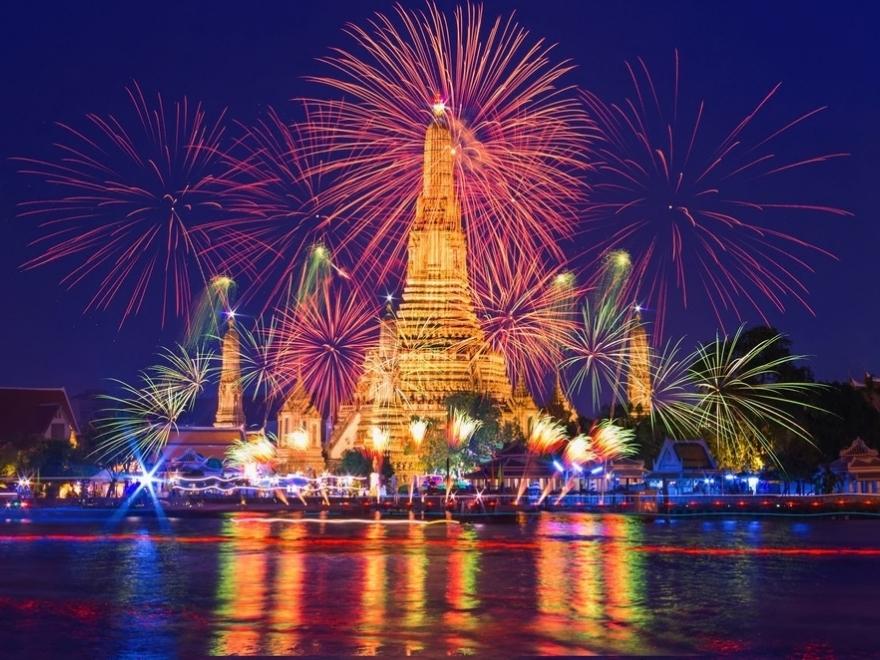 New Year's Eve fireworks over the Chao Phraya River, Bangkok