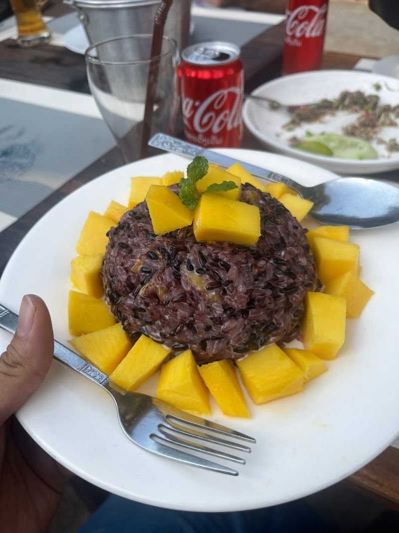 Khao Niew Ma Muang (Sticky Rice with Mango)