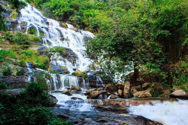 cascada de mae ya