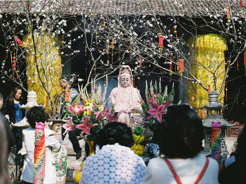 año nuevo en pagoda del pilar único