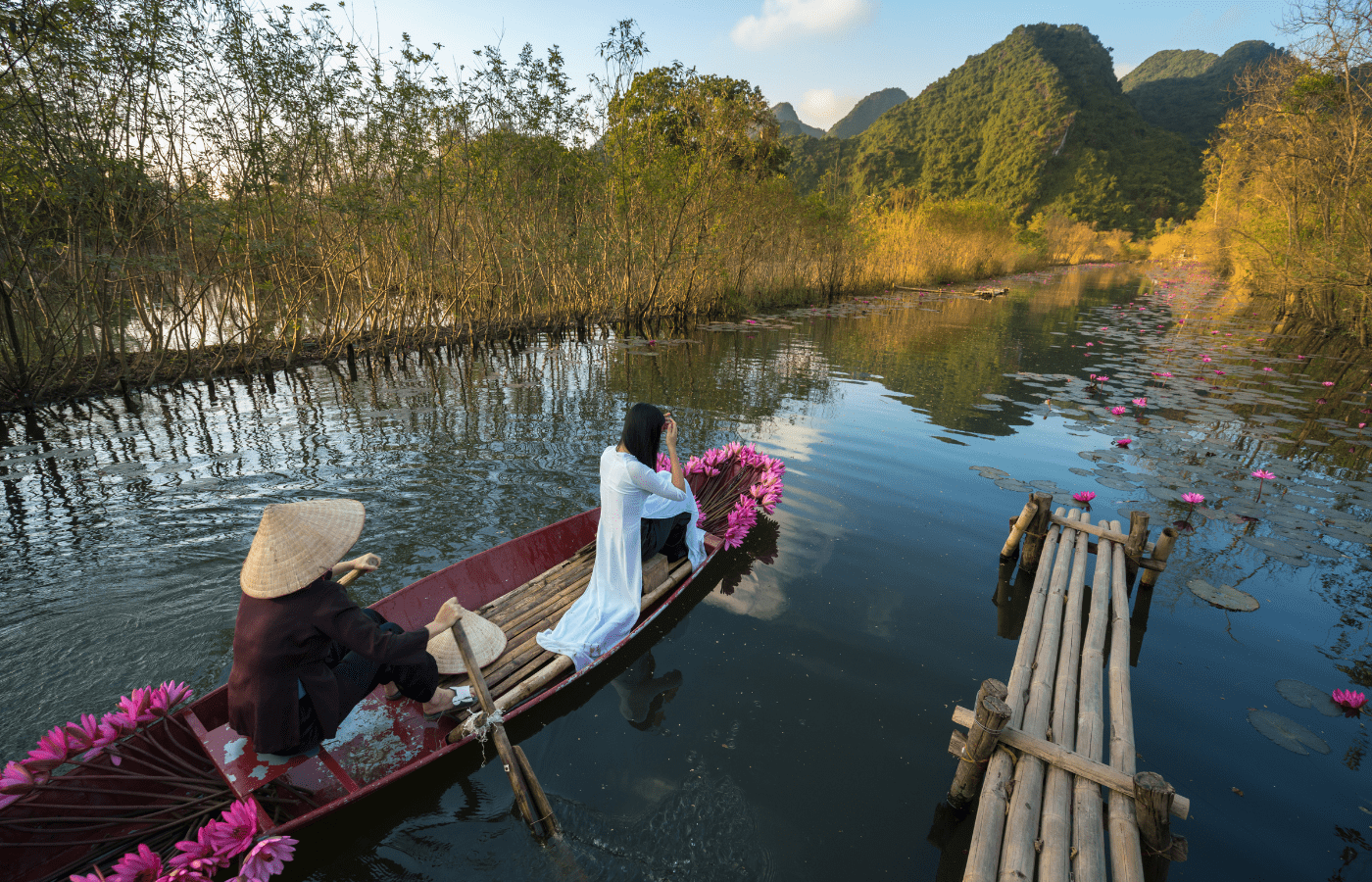 The Yen River during the water lily season