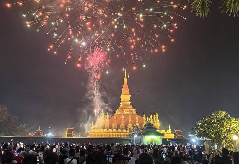 That Luang on New Year's Eve