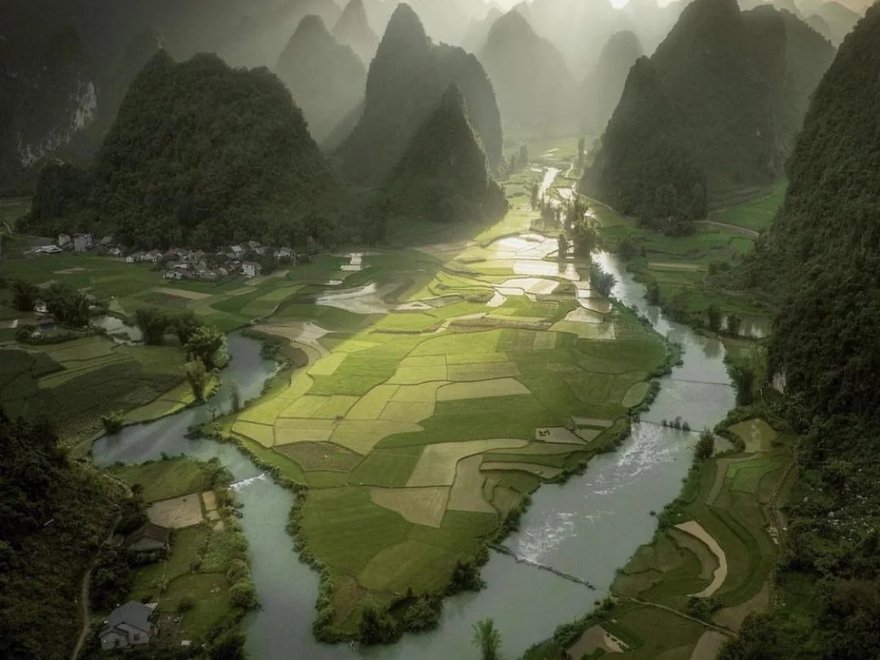 Phong Nam Valley