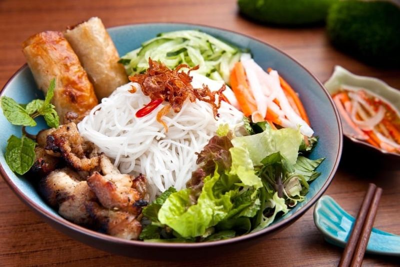 bun tron thit nuong