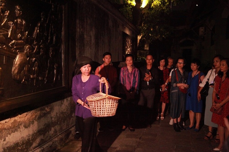 tour nocturno en prisión hoa lo
