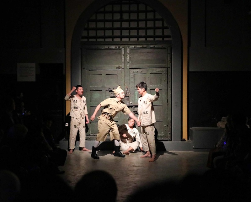 tour nocturno en prisión hoa lo