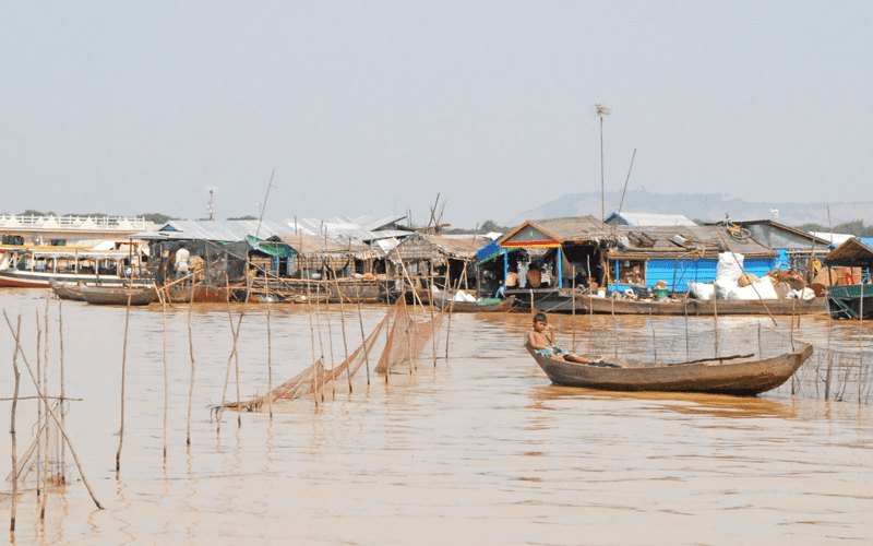 pueblo flotante de Chong Kneas