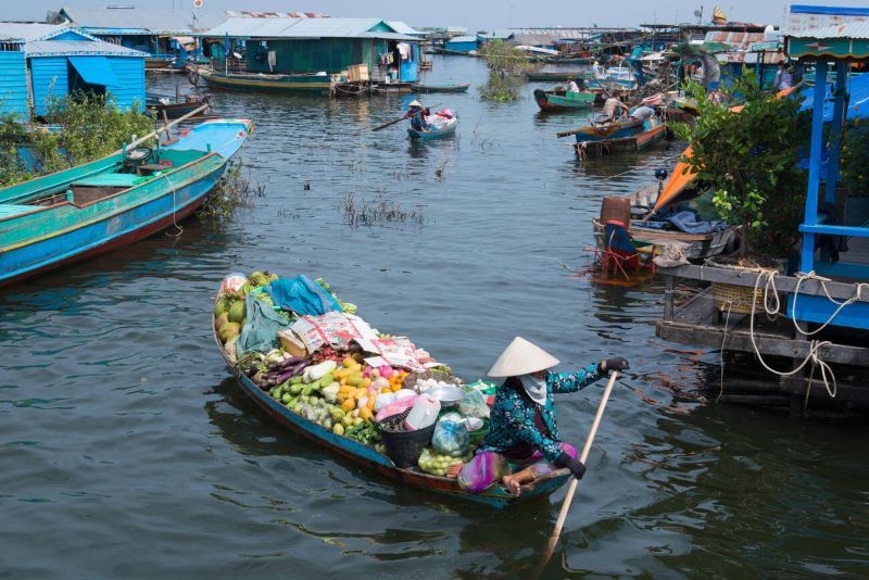 pueblo flotante kompong luong en tonle sap