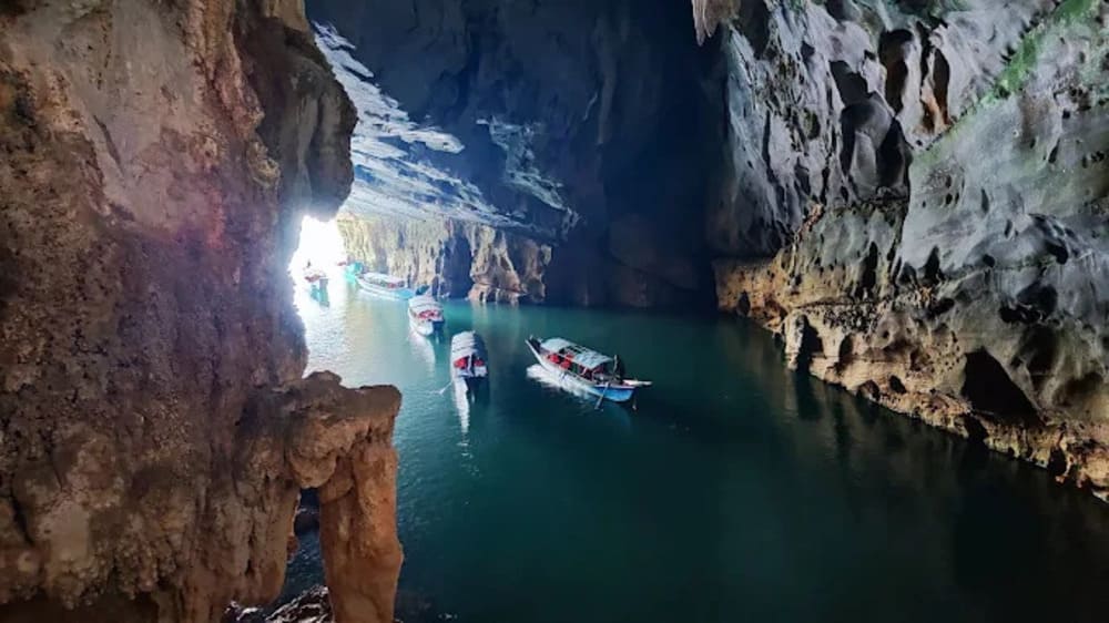 Dark Cave 