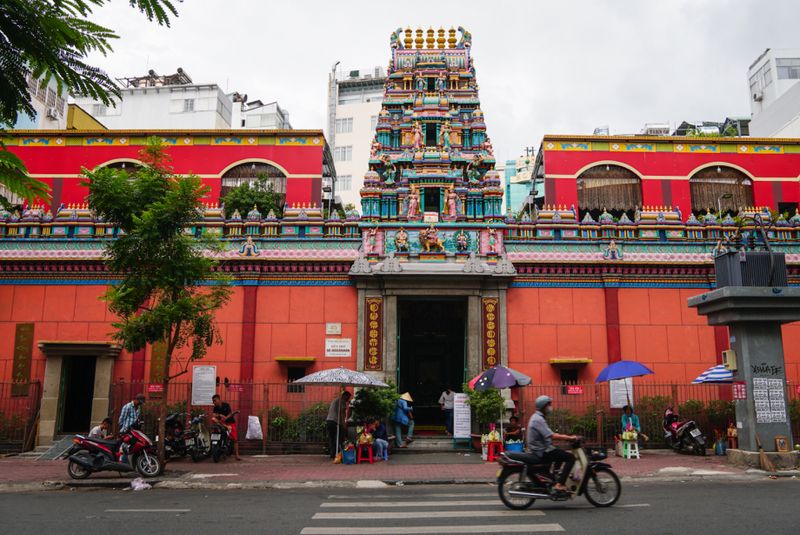 que ver en ho chi minh en 1 dia templo hindu