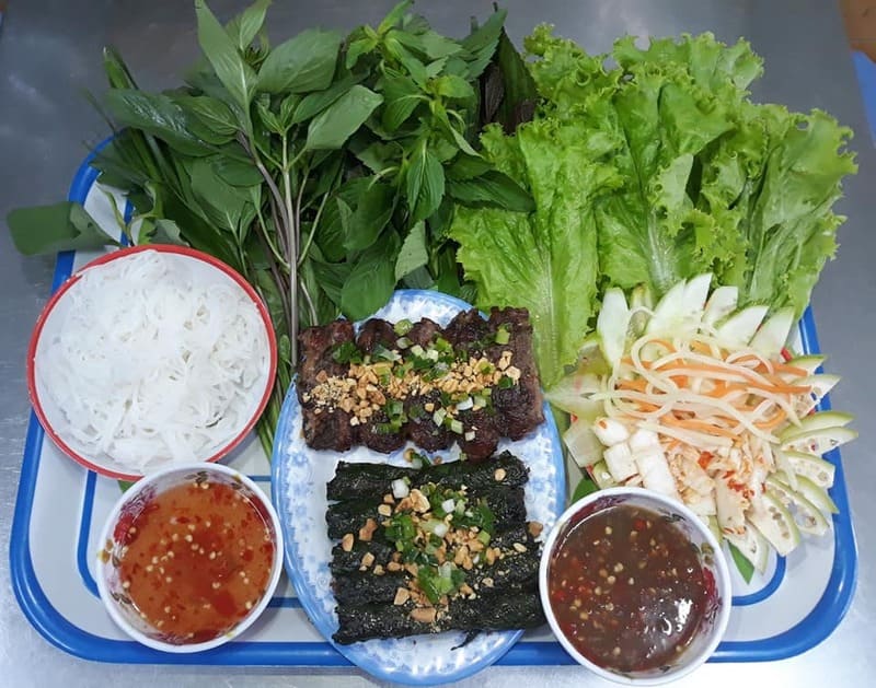 Minced beef wrapped in betel leaves in Co Lieng