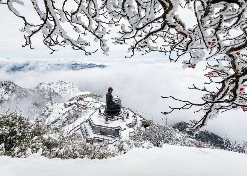 Fansipan peak in Sapa experiences snowfall in winter.