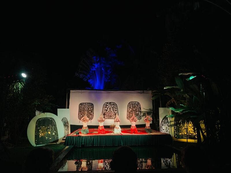 escenario de sbek thom