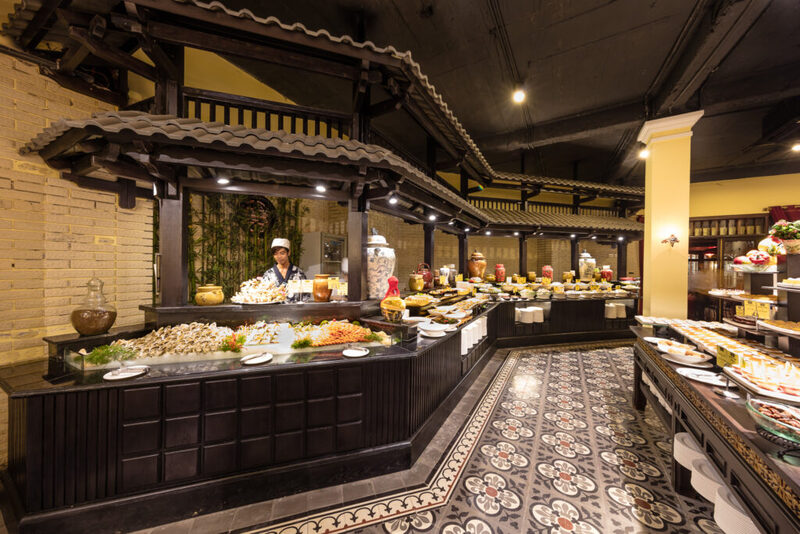 Buffet Sen - Área cultural y gastronómica de Sen Tay Ho en Hanoi