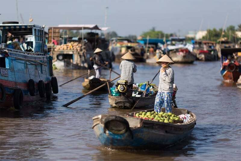 Strolling solo in the Mekong Delta offers a completely different feeling: here, everything exudes tranquility and simplicity