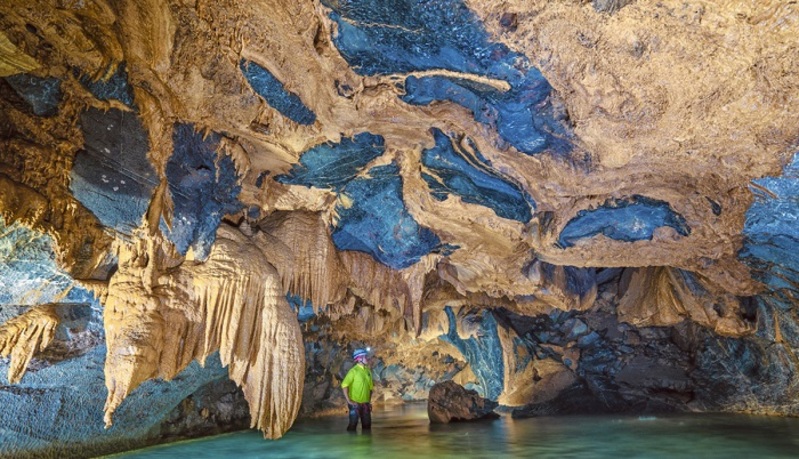 Son means mountain and Doong is the name of the valley next to the cave