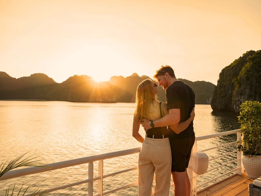 sunset tour cat ba