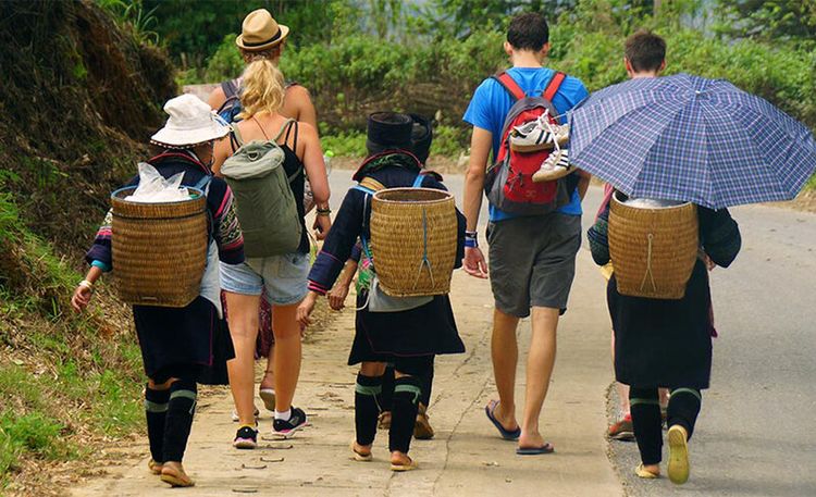 turistas en ta van vietnam