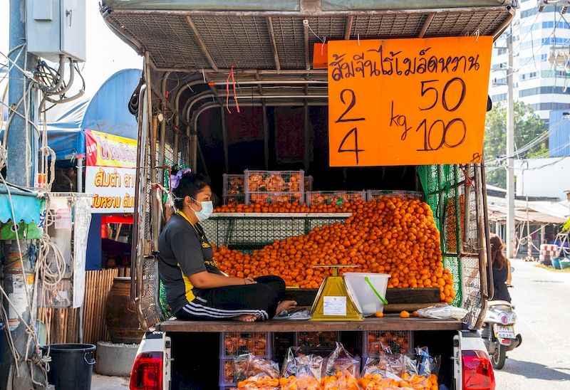It is easy to find and buy fruits sold on all the streets of Thailand
