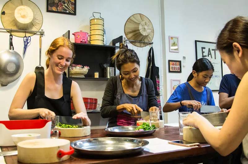 Bangkok cooking classes for family