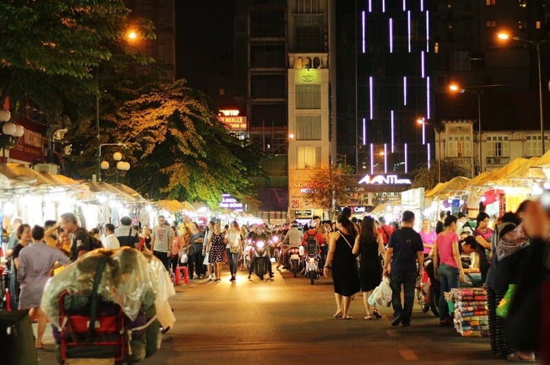 The streets around Ben Thanh Market