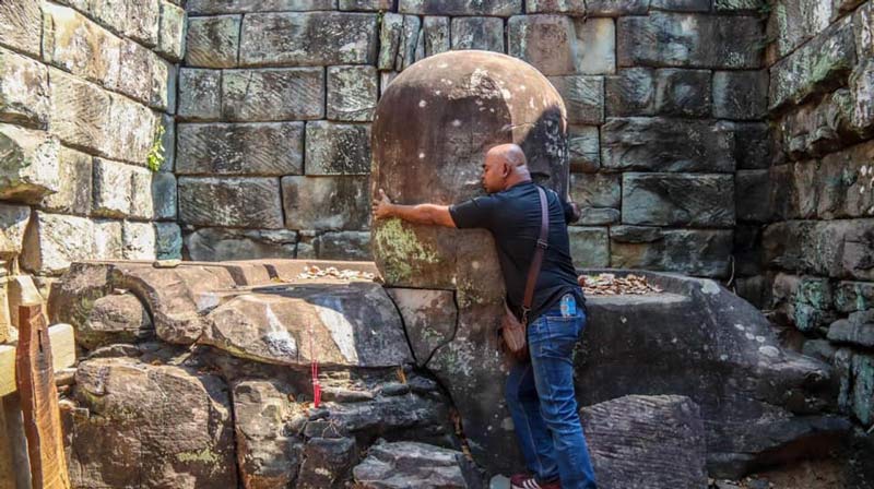 Shiva-Linga in Koh Ker