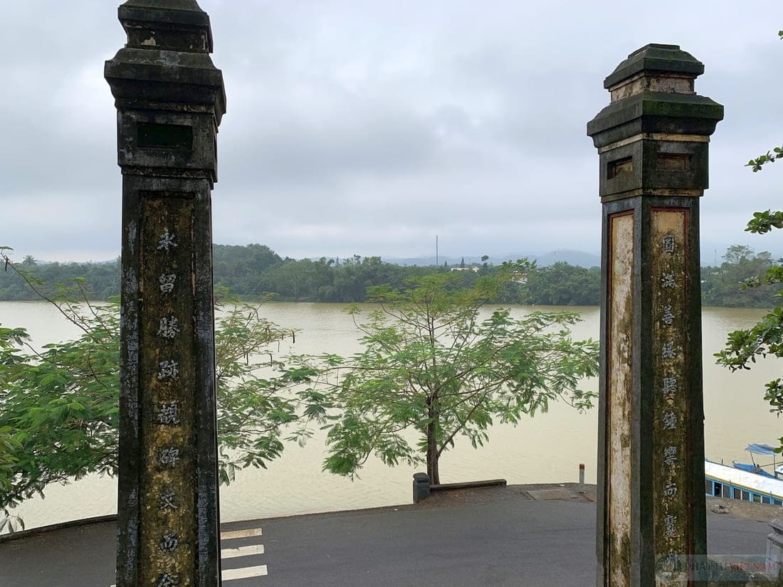 The Hương River seen from the Pagoda of the Celestial Lady