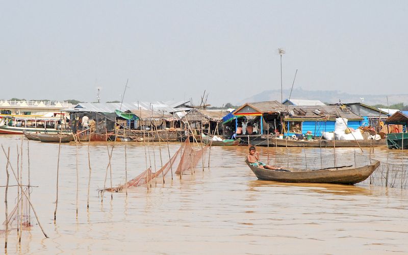 pueblo flotante camboya