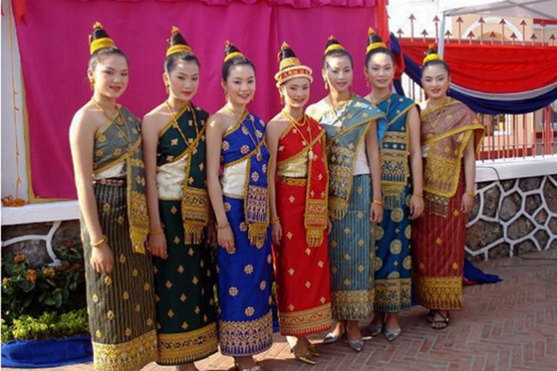 traje tradicional de laos