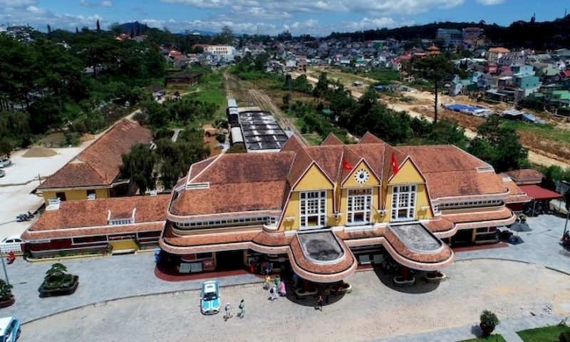 estacion de tren en da lat