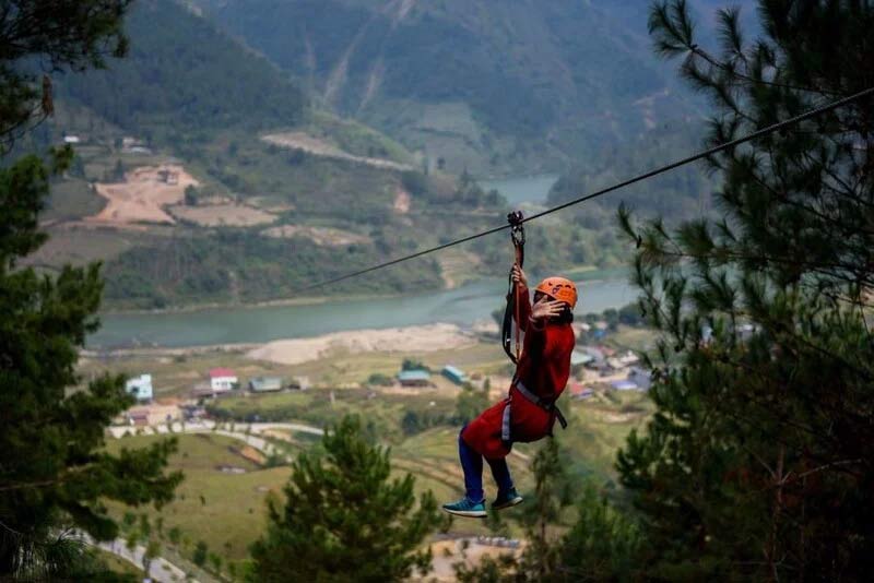 tu le ziplining