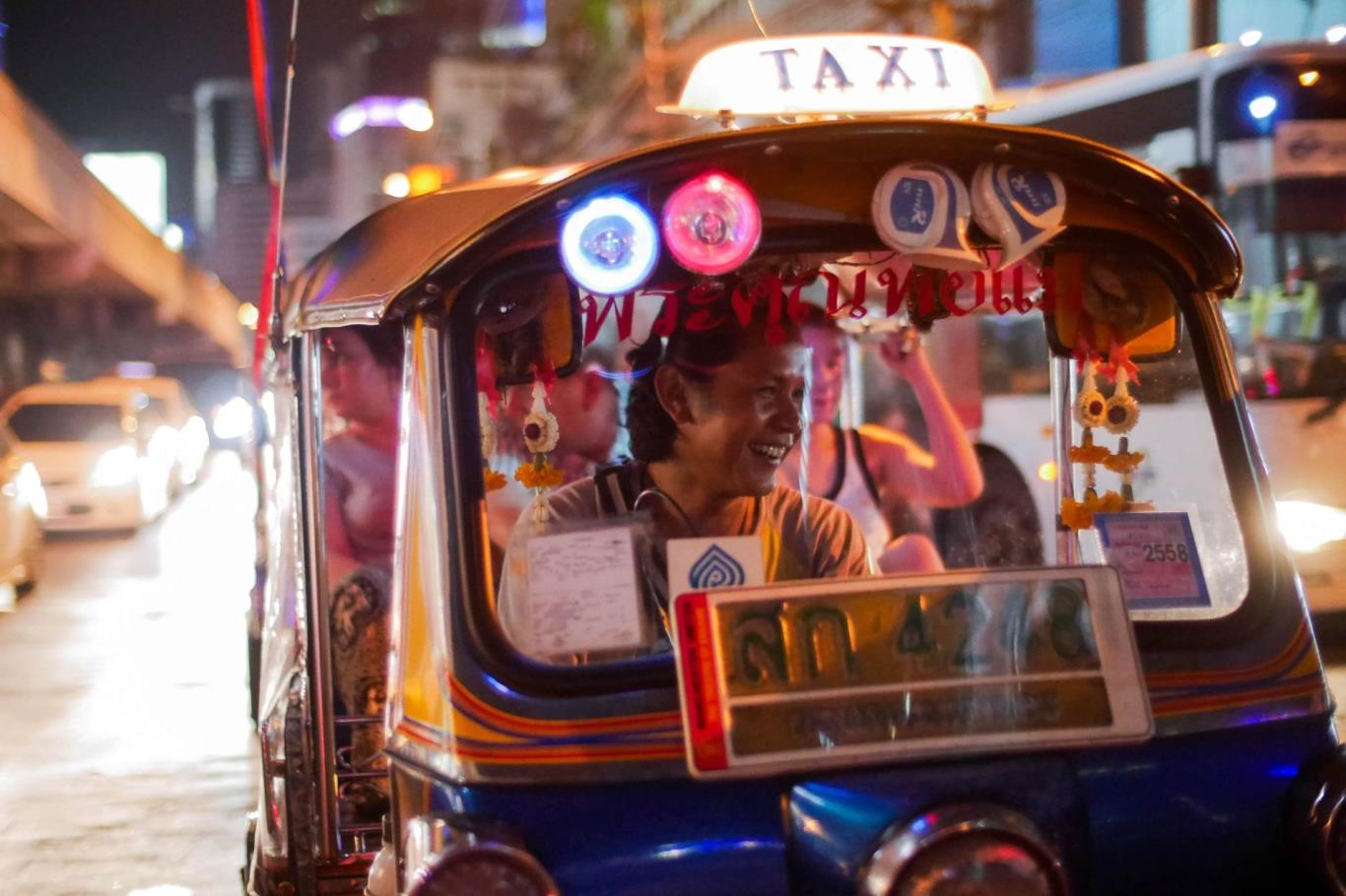 Tuk tuk allows you to fully connect with the vibe of the Thai street