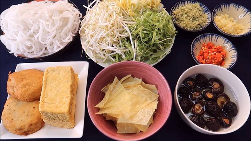 prepare for vegan bun bo hue