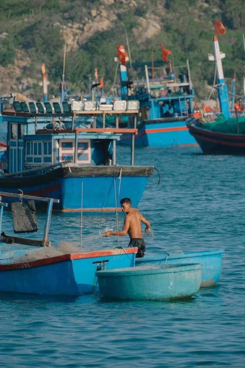 A fisherman from Vinh Hy