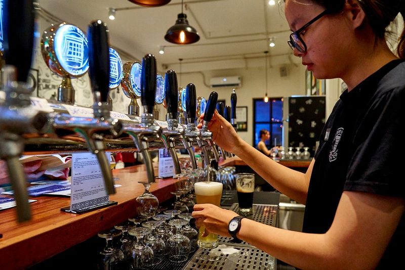 Craft beer is sold at a high price in restaurants specializing in craft beer. Photo: Pasteur Street Brewing