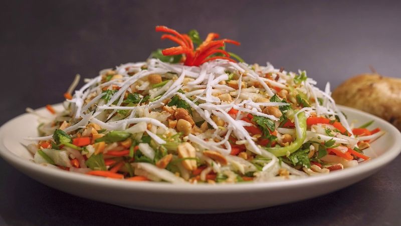 Vietnamese salad overview