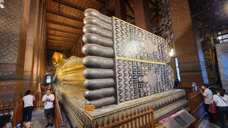 La estatua del Buda reclinado en Wat Pho