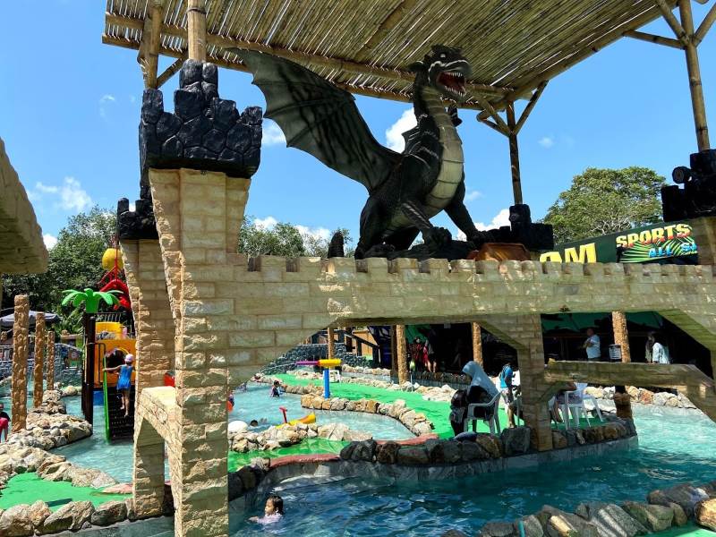 Aqua Kingdom in Phuket, a family-friendly water park