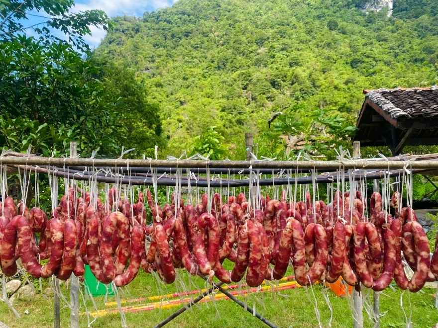 Cao Bang sausages are sun-dried, free from dew, and the final step is smoking them.