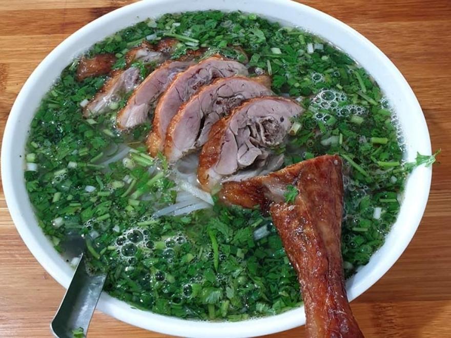 7-flavor roasted duck pho