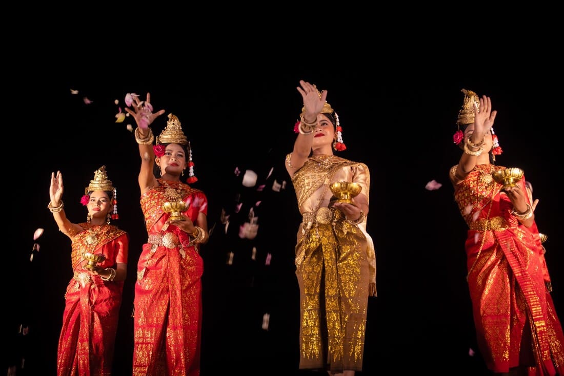 Apsara dance is a graceful art, mixing precise and elegant gestures, a reflection of Cambodian culture.