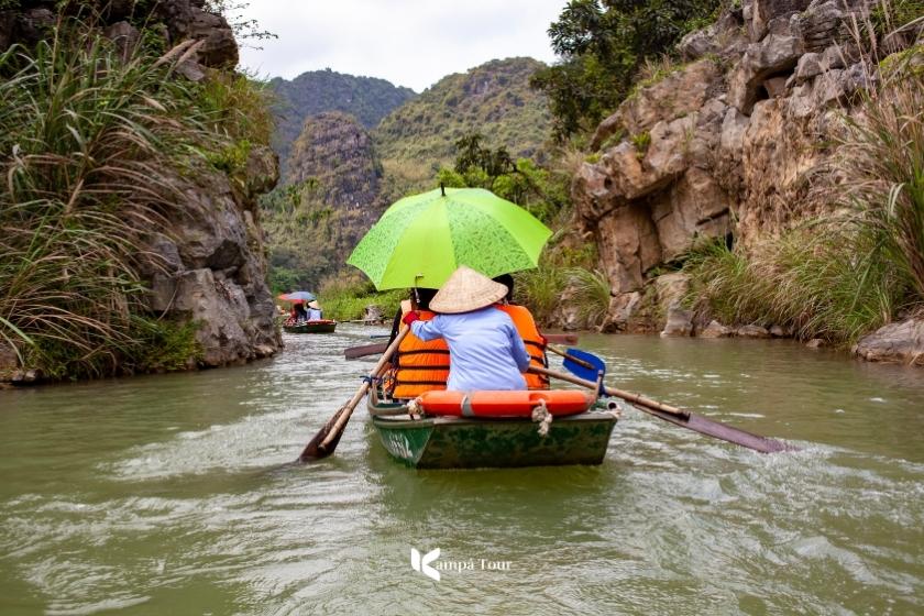 The most worth-going route in Trang An is route 2 and 3.