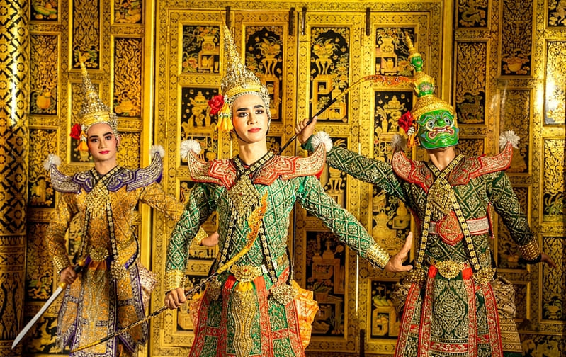 lakhon thai dances